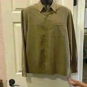 REI Men’s Button Down Shirt Size M Excellent Condition beautiful fabric
